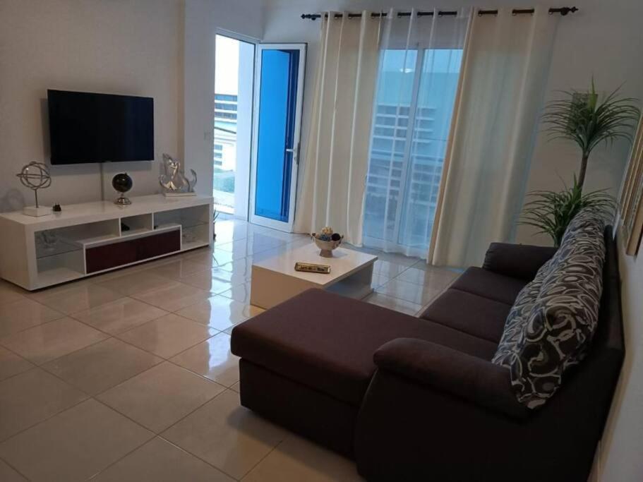New, Modern, And Cozy 3 Bedroom Apartment. Santa Maria Luaran gambar